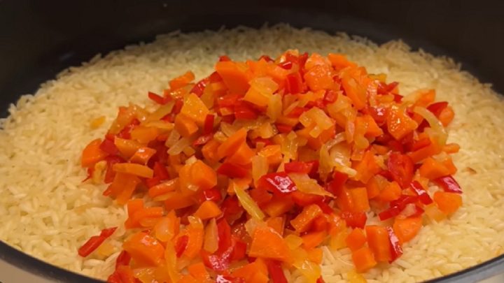 Rizoto s kuřecím masem a zeleninou