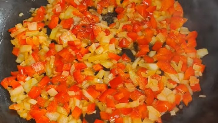 Vláčné špenátové muffiny s paprikou