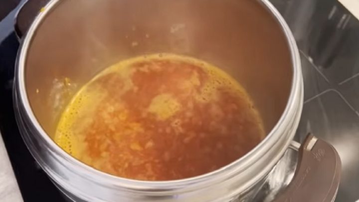 Gulášová polévka s hovězím masem