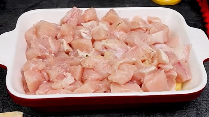 Zapečené kuřecí kousky s bramborami