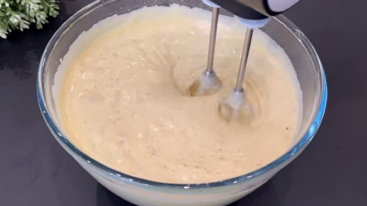 Nadýchaná ořechová bábovka s vanilkou