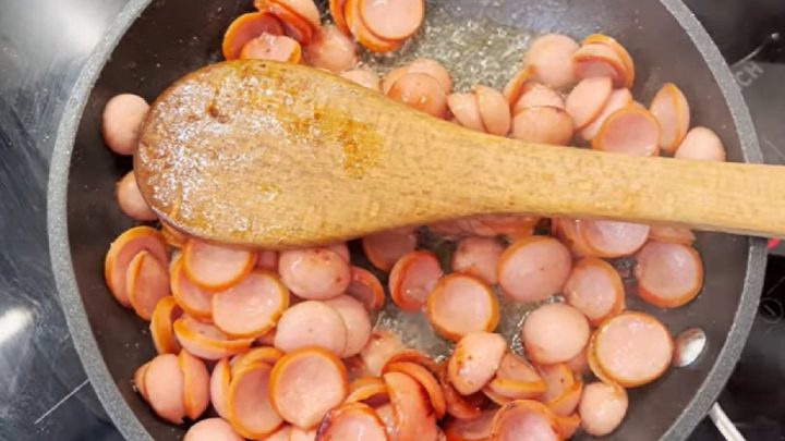 Rychlá frankfurtská polévka se slaninou