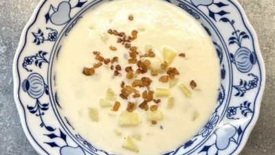 Brynzová polévka s brambory a špekem