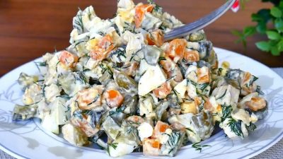 Rychlý salát s kuřecím masem