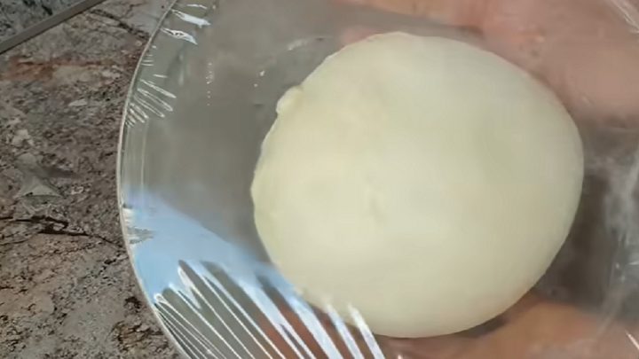 Kynuté uzlíky s pudinkem a vanilkou