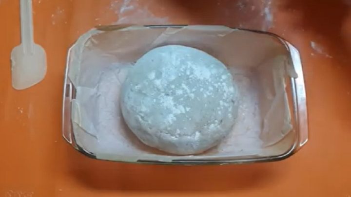 Domácí kmínový chléb z kynutého těsta