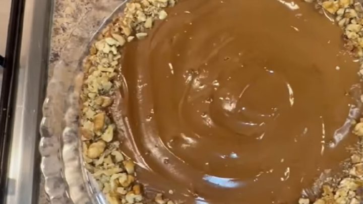 Palačinkový dort s karamelovým krémem