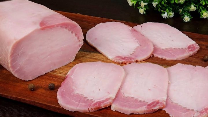 Domácí pečená šunka z vepřové panenky Domácí pečená šunka z vepřové panenky