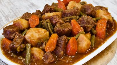 Dušené hovězí na víně se zeleninou