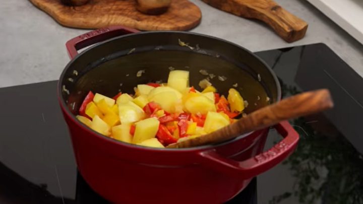 Rychlý zeleninový guláš s fazolemi