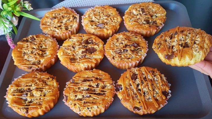 Jablečné košíčky s karamelem a čokoládou