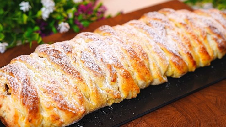 Jablečný závin z tvarohového těsta se skořicí Jablečný závin z tvarohového těsta se skořicí