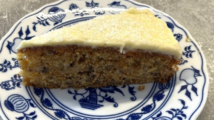 Mrkvový dort s ananasem a kokosem