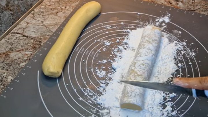 Popraskané křehké citrónové sušenky