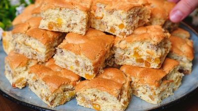 Líný koláč s ořechy a rozinkami