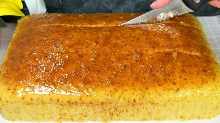 Litý pomerančový koláč s vanilkou