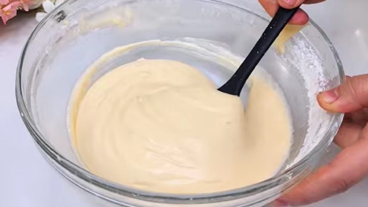 Rychlá jablečná roláda jen z 6 ingrediencí