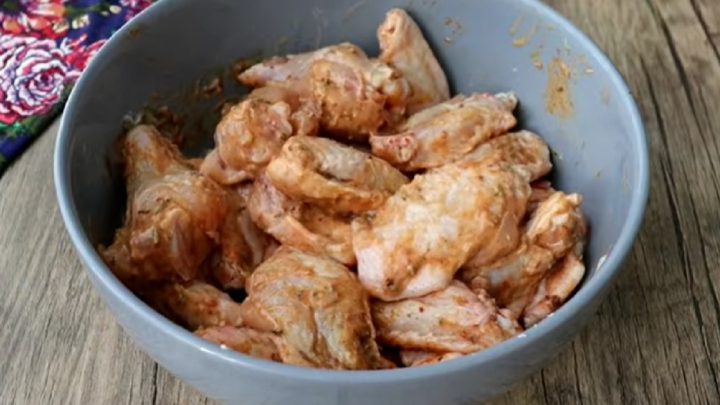 Pečená pikantní křidélka s česnekem