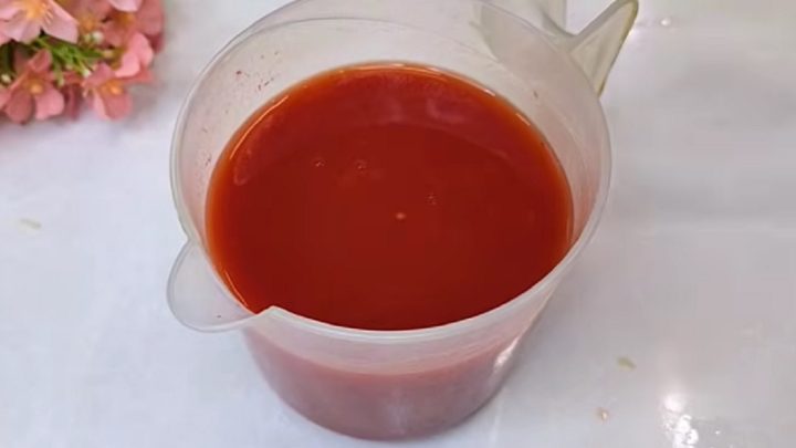 Masové karbanátky se zelím v rajčatové omáčce