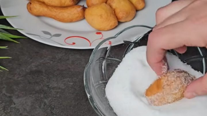 Smažené pomerančové obláčky s jogurtem