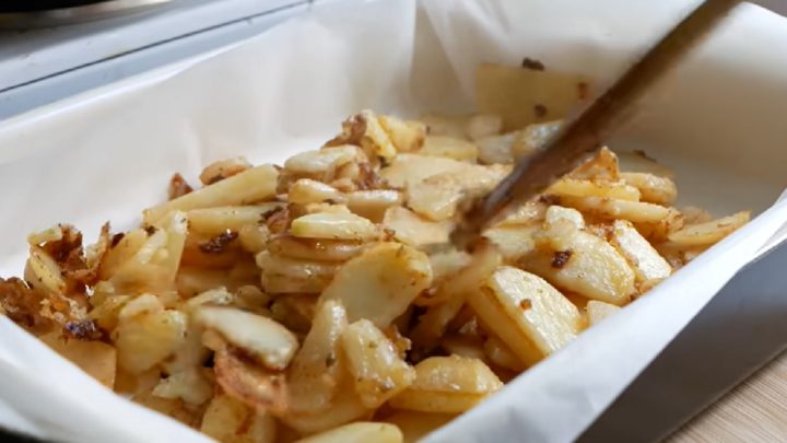 Zapečené mleté maso s bramborami a sýrem