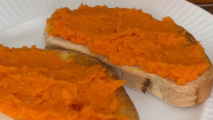 Mrkvová pomazánka s česnekem