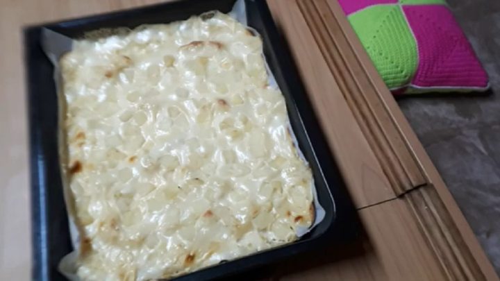 Hrnková buchta s pudinkem a ovocem