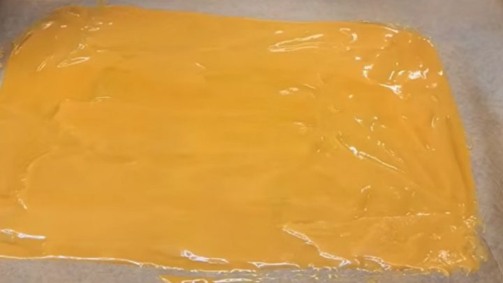 Medovníková roláda s mléčným krémem