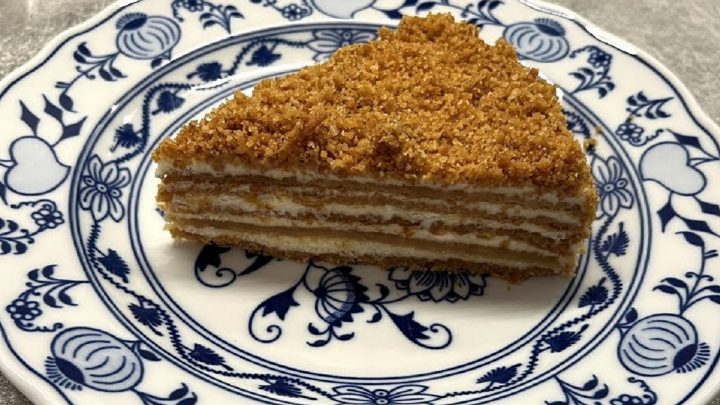 Domácí medovník s kondenzovaným mlékem