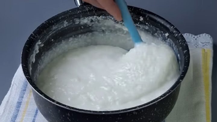 Dvoubarevné řezy s kokosovou náplní