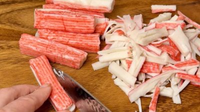 Řepový salát s krabími tyčinkami