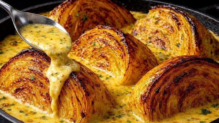 Smažené zelí v cibulové omáčce