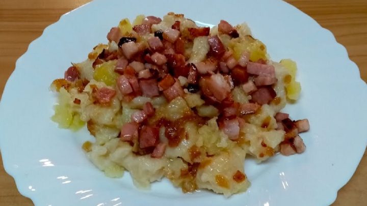 Staročeská uhlířina se slaninou