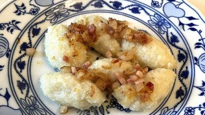 Staročeské chlupaté knedlíky se slaninou