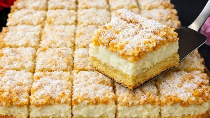 Strouhaný tvarohový koláč s kokosem a smetanou