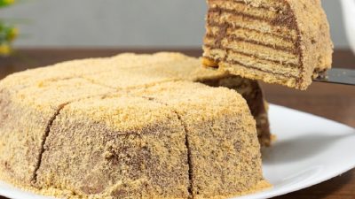 Sušenkový dort se zakysanou smetanou