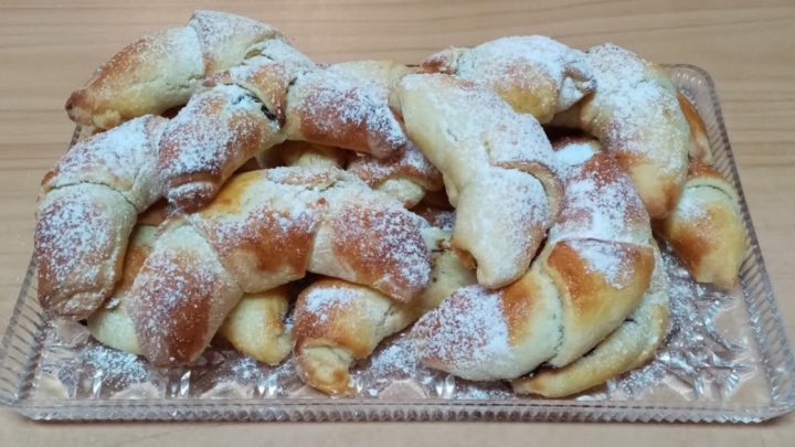 Rohlíčky plněné povidly bez kynutí