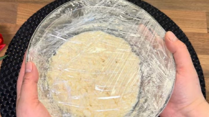 Kakaový strouhaný koláč s tvarohovou náplní