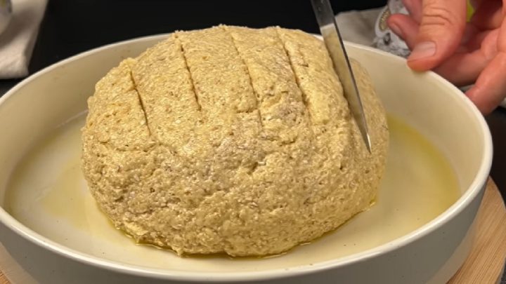 Česnekový chléb se sýrem a bylinkami