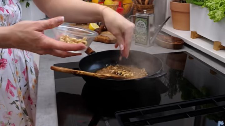 Pečené batáty s vlašskými ořechy