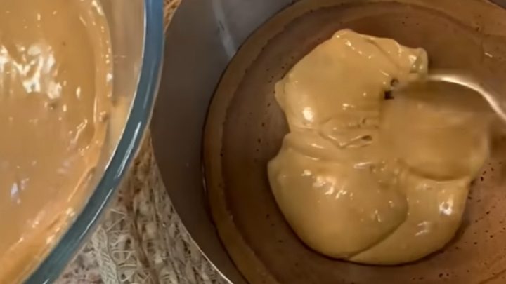 Palačinkový dort s karamelovým krémem