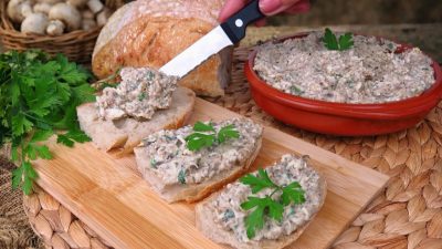 Žampionová pomazánka se sýrem