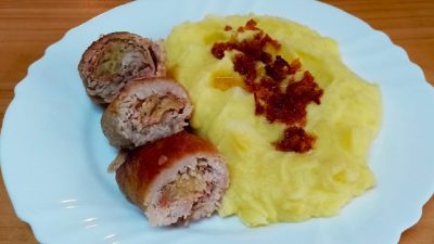 Závitky plněné kyselým zelím a slaninou