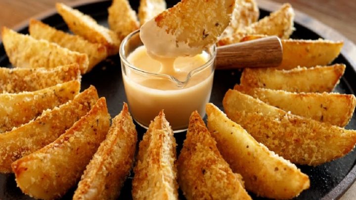 Brambory v parmezánové krustě s dipem