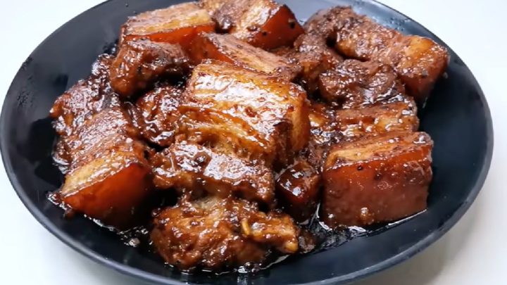 Bůček na česneku a cibuli s badyánem