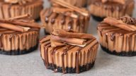 Čokoládové mini dortíky s krémem