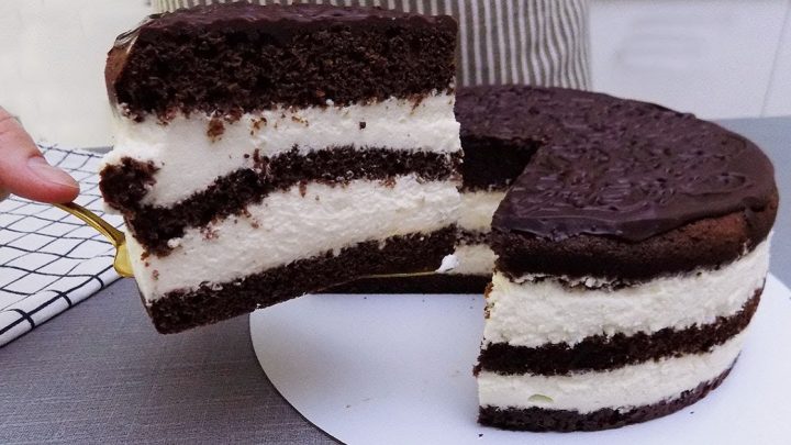 Dort Kinder s čokoládovou polevou Dort Kinder s čokoládovou polevou