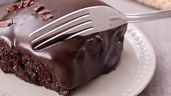 Extra vláčný čokoládový koláč s vanilkou