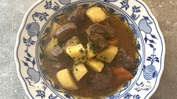 Hovězí s bramborami a zeleninou Hovězí s bramborami a zeleninou