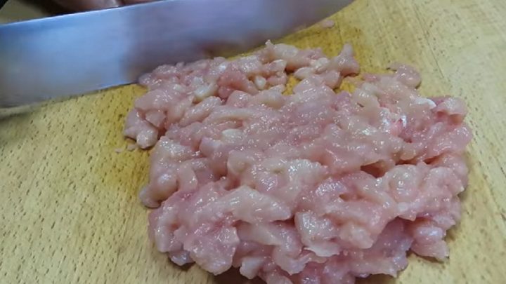 Rychlé kuřecí placičky se sýrem